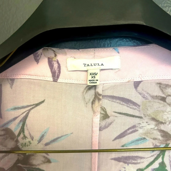 Talula Aritzia kimono short sleeved XXS blouse excellent condition - Picture 3 of 3